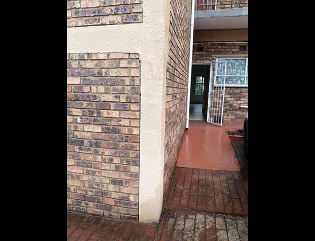 2 BEDROOM TOWNHOUSE FOR SALE IN ALBERTON NORTH